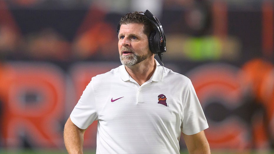 Virginia Tech coach Brent Pry rips referees over Hail Mary touchdown reversal: 'Don't see how you overturn it' thumbnail