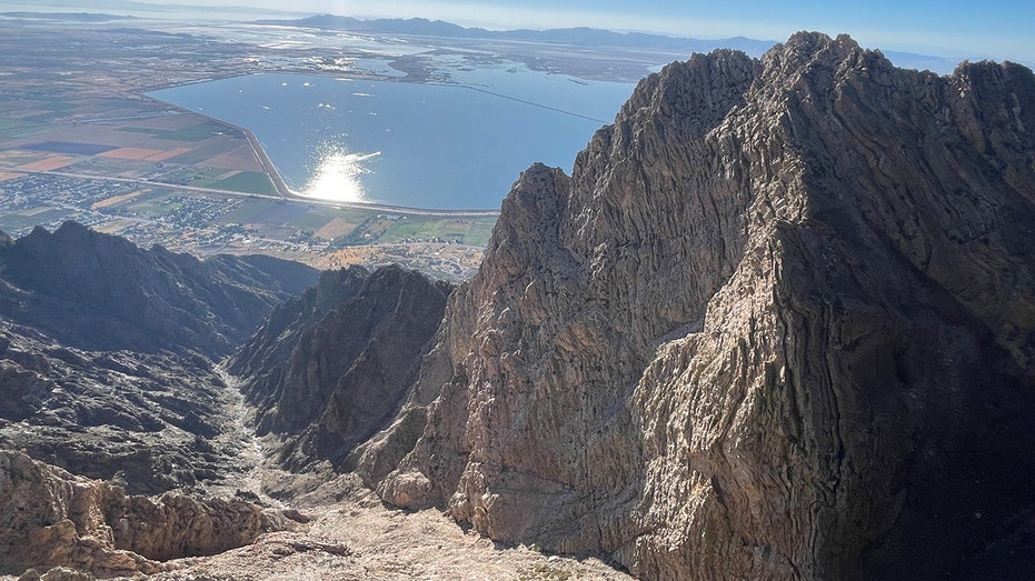 Experienced BASE jumper dies near Utah peak, sheriff says thumbnail