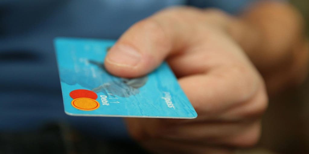 6 sneaky gift card scams to watch out for this holiday season