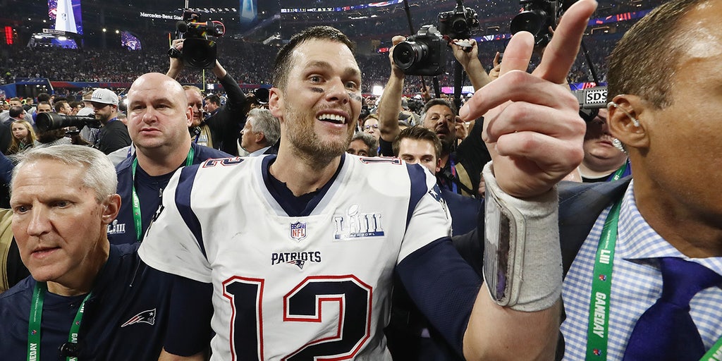 Tom Brady says son tried to attend Super Bowl afterparty that featured Snoop Dogg, 'girls dancing'