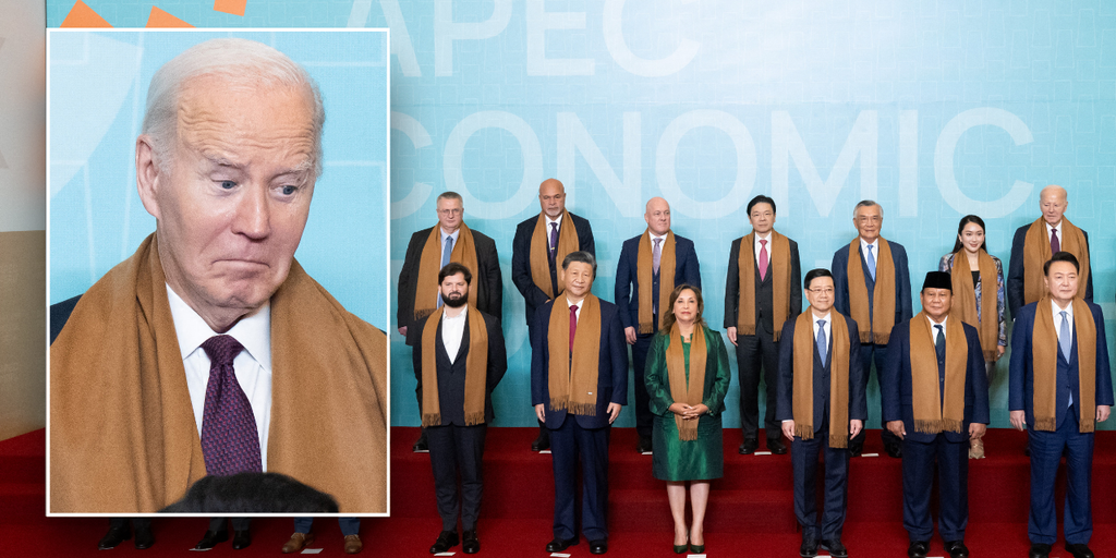 Biden awkwardly stands in back of APEC photo with China's Xi Jinping front and center