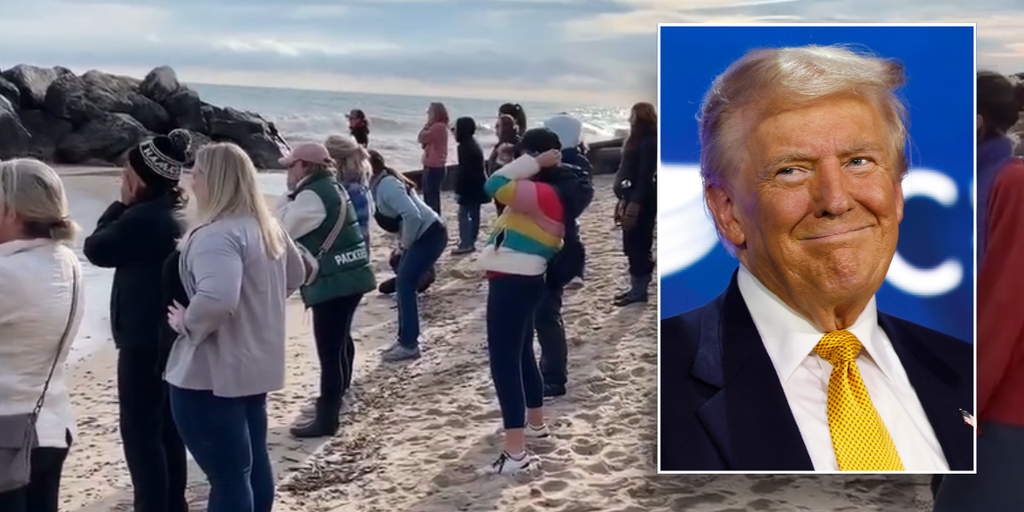 Women engage in mass 'primal scream' in wake of Trump victory: 'Release our pain'