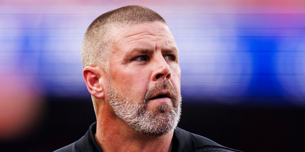 Billy Napier to remain Florida's head football coach, athletic director confirms