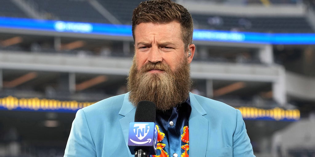 Ryan Fitzpatrick suggests former Giants QB Daniel Jones 'take the rest of the year off'