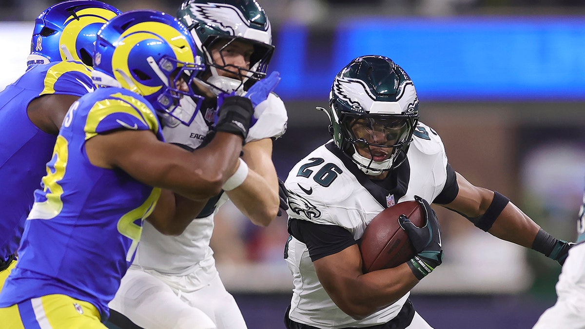 Eagles’ Saquon Barkley Sets Franchise Single-game Rushing Record In ...