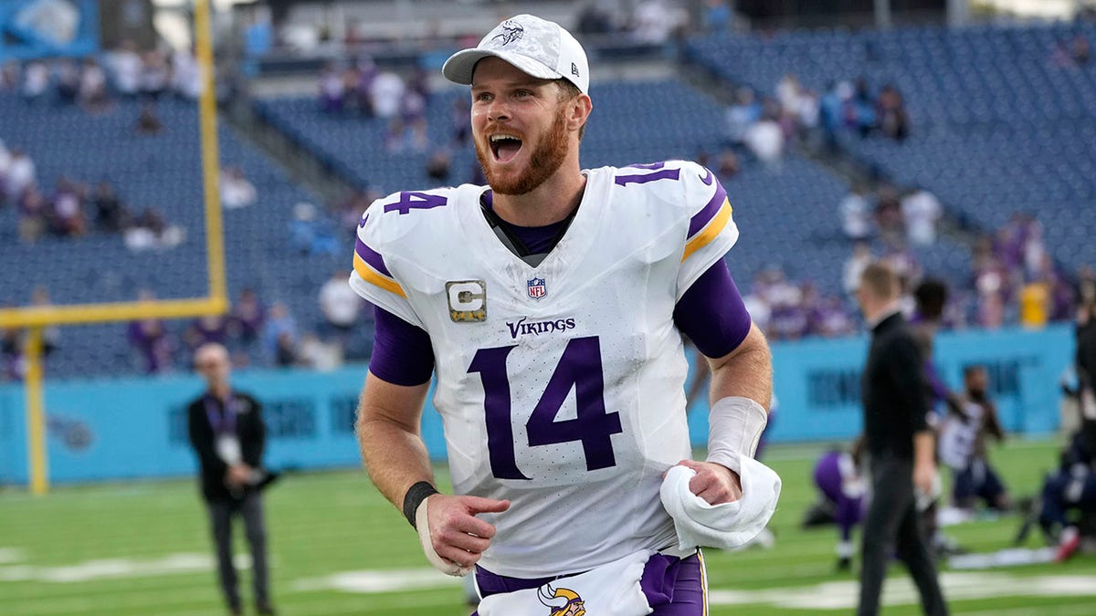 Vikings legend says Sam Darnold ‘should be the guy’ moving forward despite poor ending to season