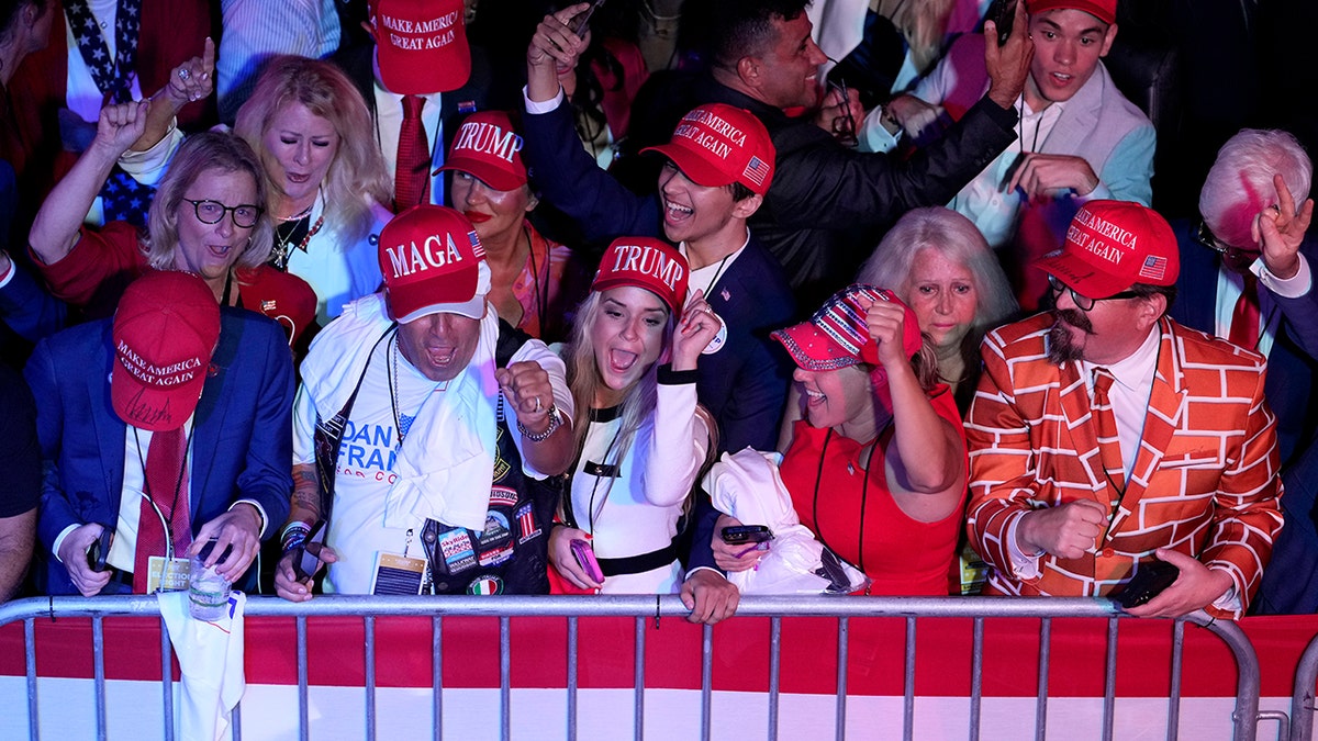 Trump simpatizantes celebrando la victoria