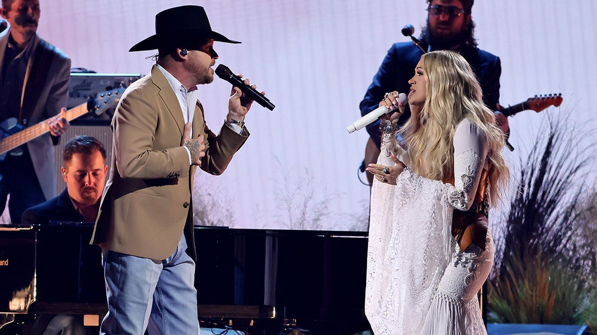 Cody Johnson and Carrie Underwood perform at the 2024 CMA Awards