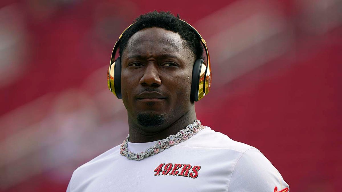 Deebo Samuel Sr warms up   earlier  a game