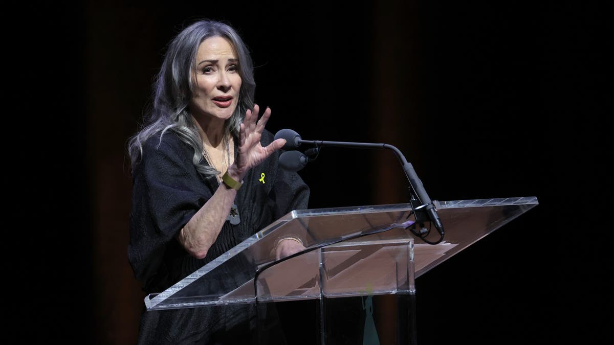 Patricia Heaton at awards ceremony