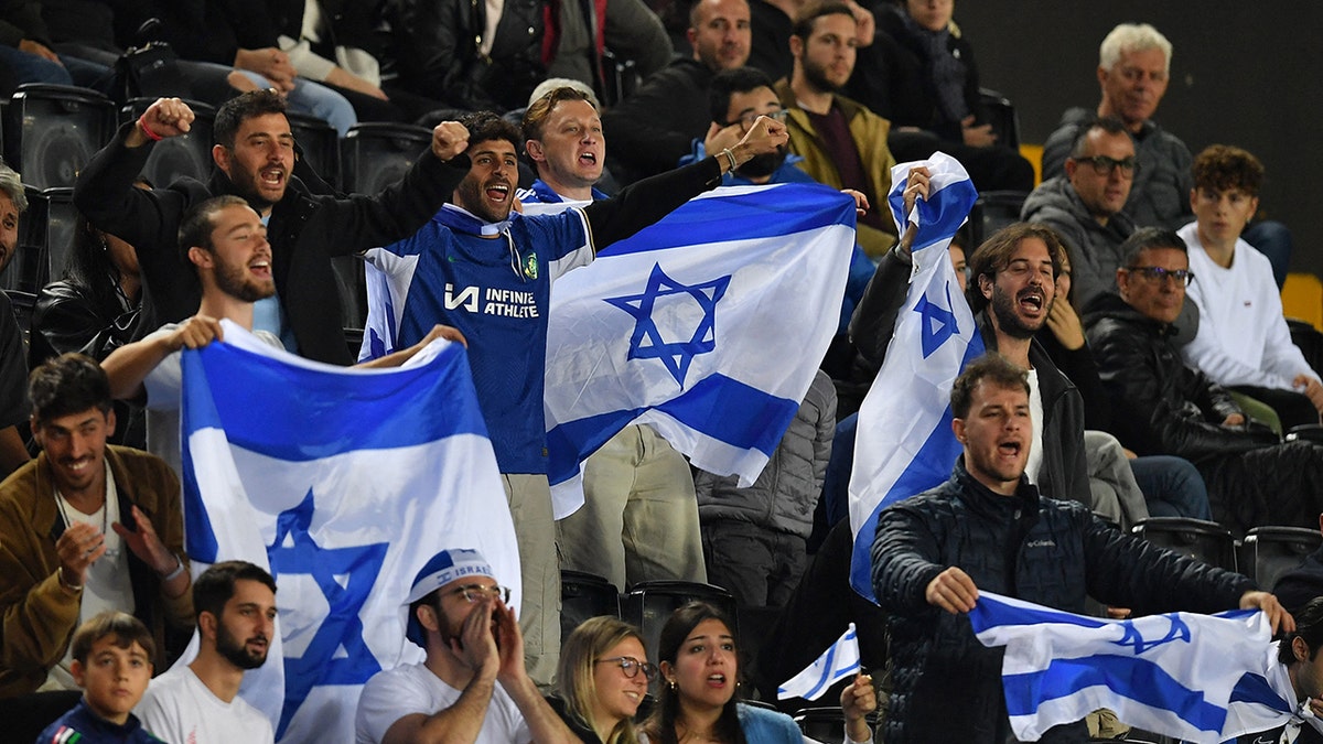 Israel shot    fans