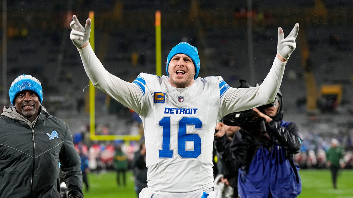 Jared Goff celebra la victoria