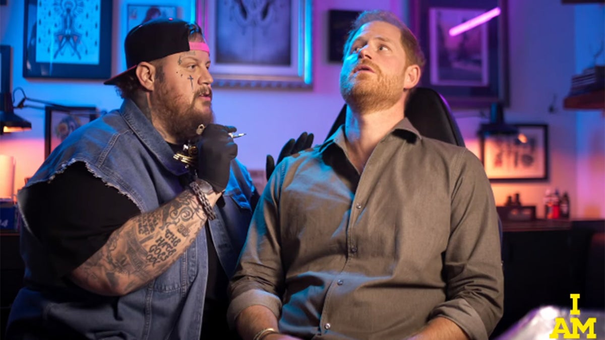 jelly roll gives prince harry tattoo