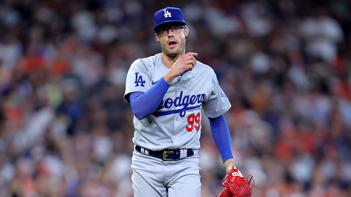 Dodgers pitcher credits 'Fat Joe Curse' for Yankees' collapse in World ...