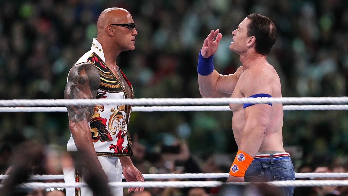 John Cena dan The Rock