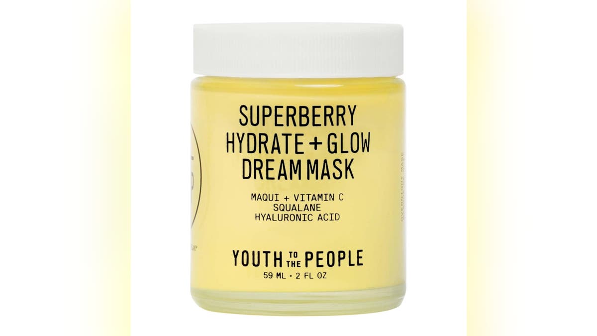 This overnight disguise  profoundly  hydrates, plumps and brightens your complexion.