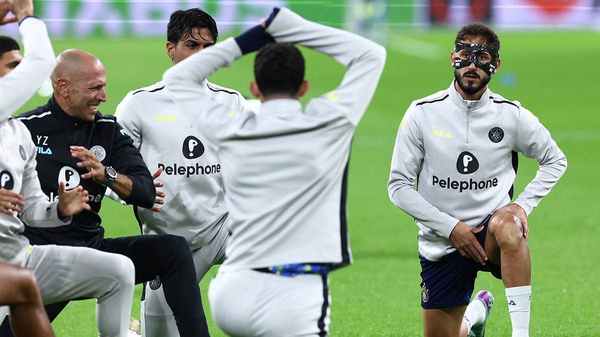 Maccabi players lukewarm  up