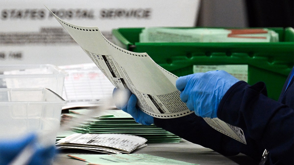 Ballot counting in Maricopa County, Arizona