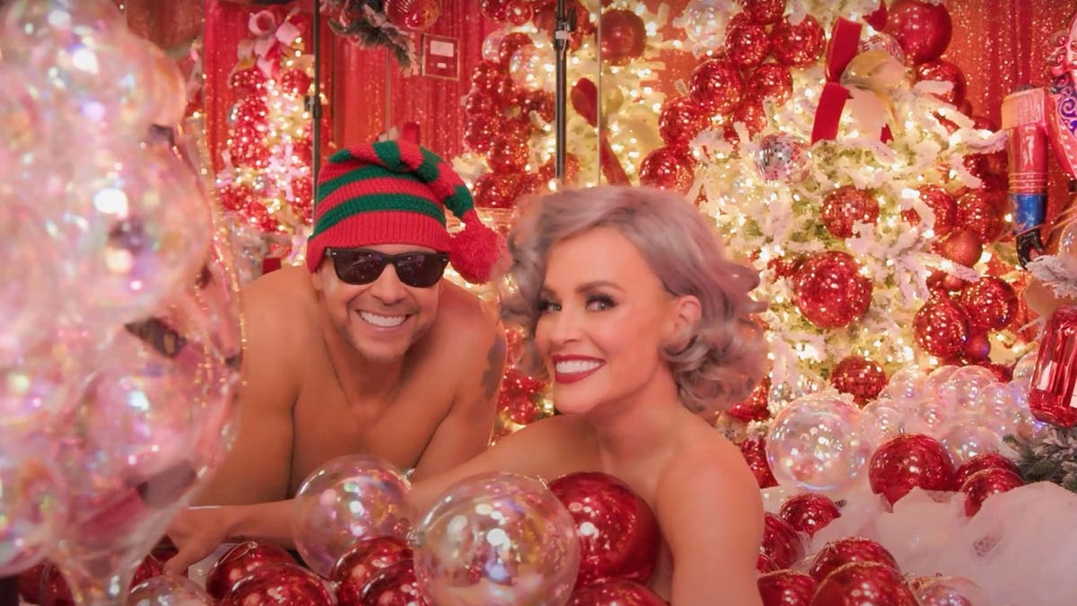 Donnie Wahlberg and Jenny McCarthy holiday card