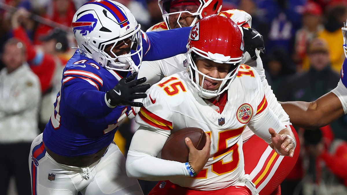 Patrick Mahomes bashes NFL for making Chiefs play on Christmas Day ...