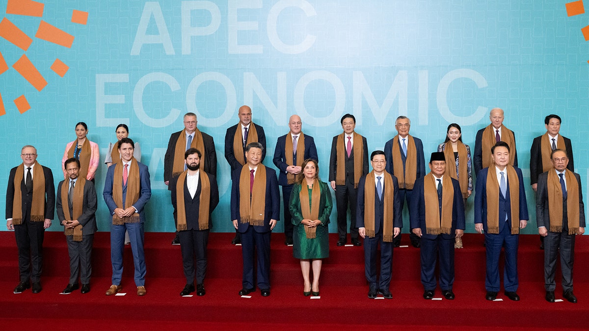 APEC family photo