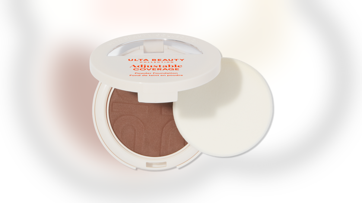 An easy-to-apply foundation powder. 