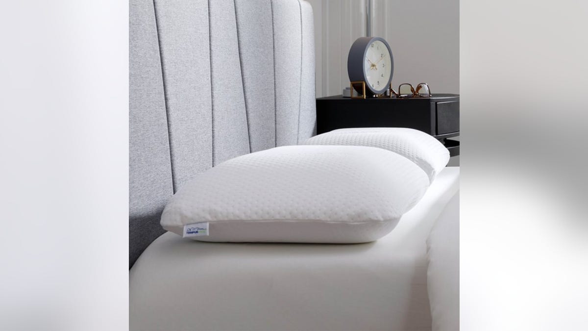 Help your neck relax with this memory foam pillow. 