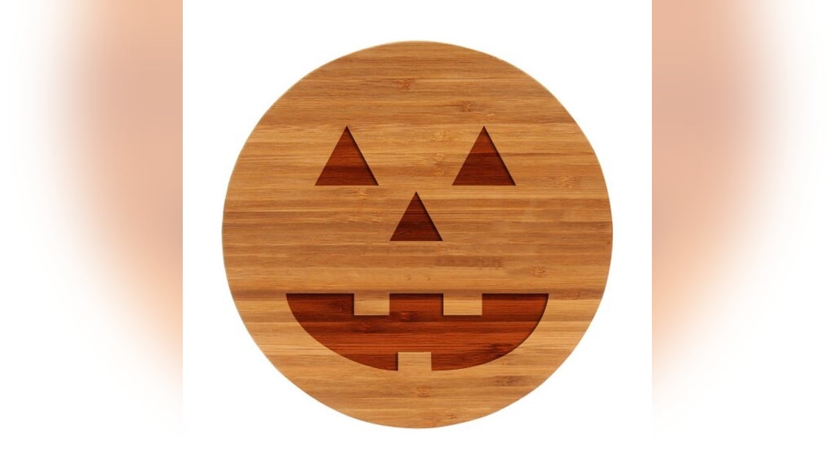 This Jack O’Lantern cutting board from Wayfair combines style and function for all your fall holiday needs.