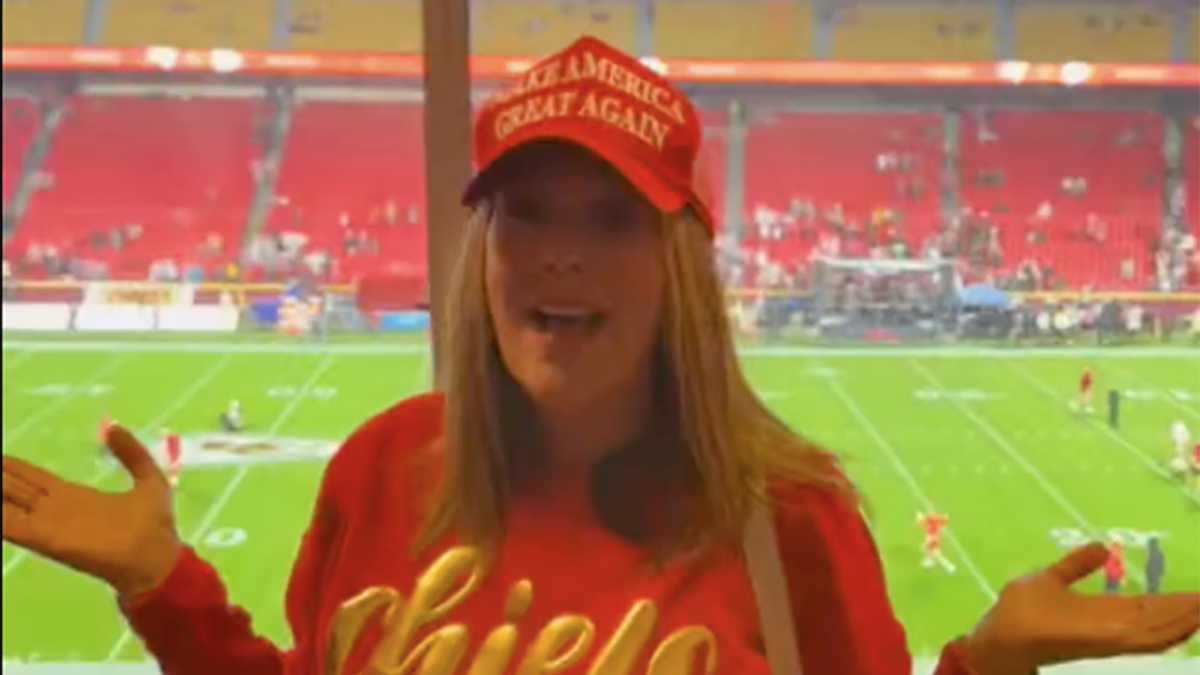 Randi Mahomes in hat hat