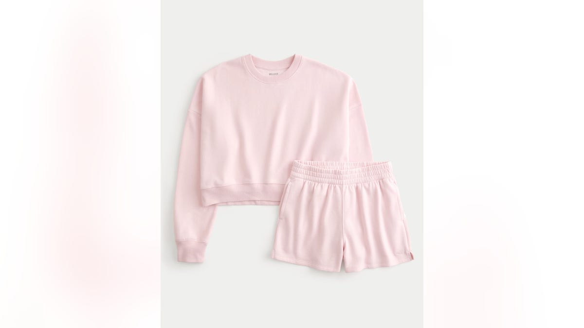 A great lounge ensemble for a teen.