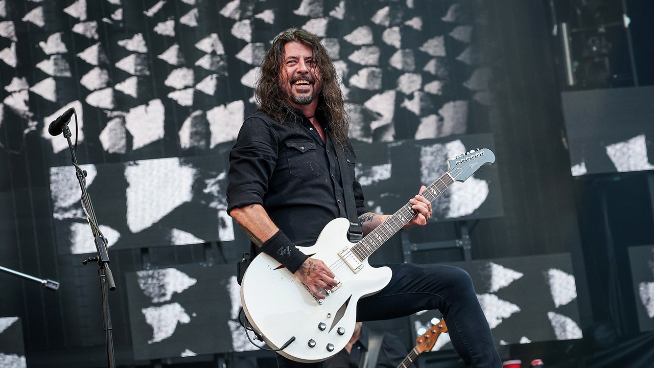 foxnews.com - Matt Reigle - Dave Grohl says the key to keeping his voice healthy is beer and whiskey