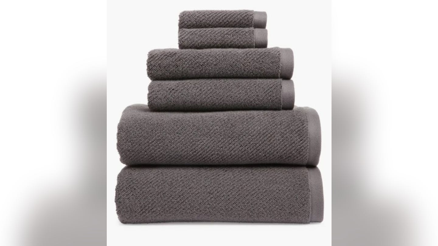 cotton-rib-6-piece-bath-towel-set يبدأ بيع الجمعة السوداء في Nordstrom في 21 نوفمبر - إليك 20 صفقة لا يمكن تفويتها