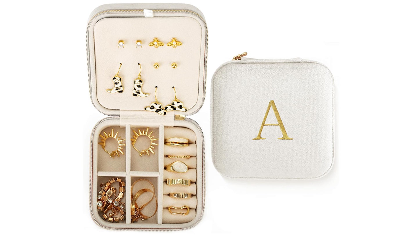 mini velvet jewelry case