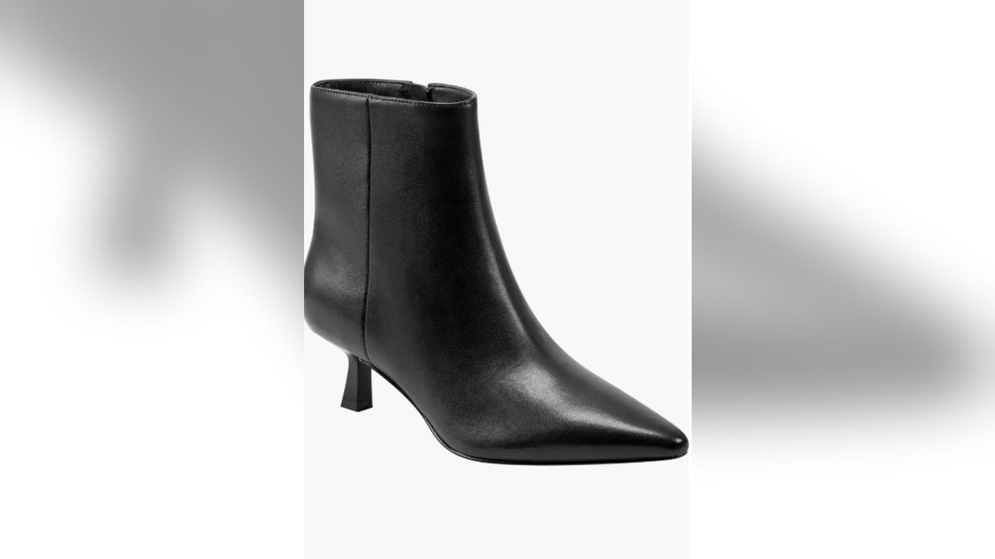 nordstrom-kolton-kitten-heel-bootie يبدأ بيع الجمعة السوداء في Nordstrom في 21 نوفمبر - إليك 20 صفقة لا يمكن تفويتها
