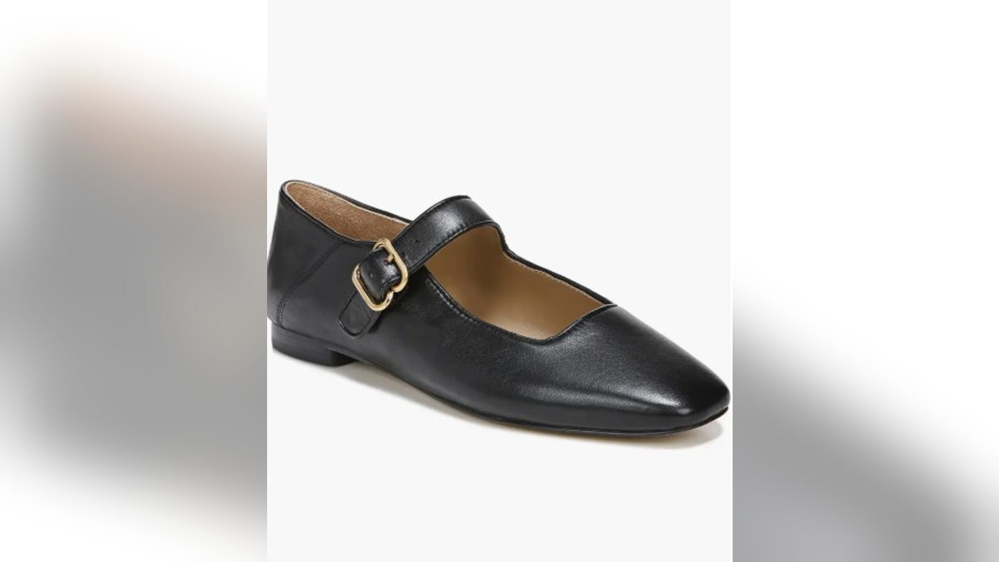 nordstrom-sam-edleman-flat يبدأ بيع الجمعة السوداء في Nordstrom في 21 نوفمبر - إليك 20 صفقة لا يمكن تفويتها