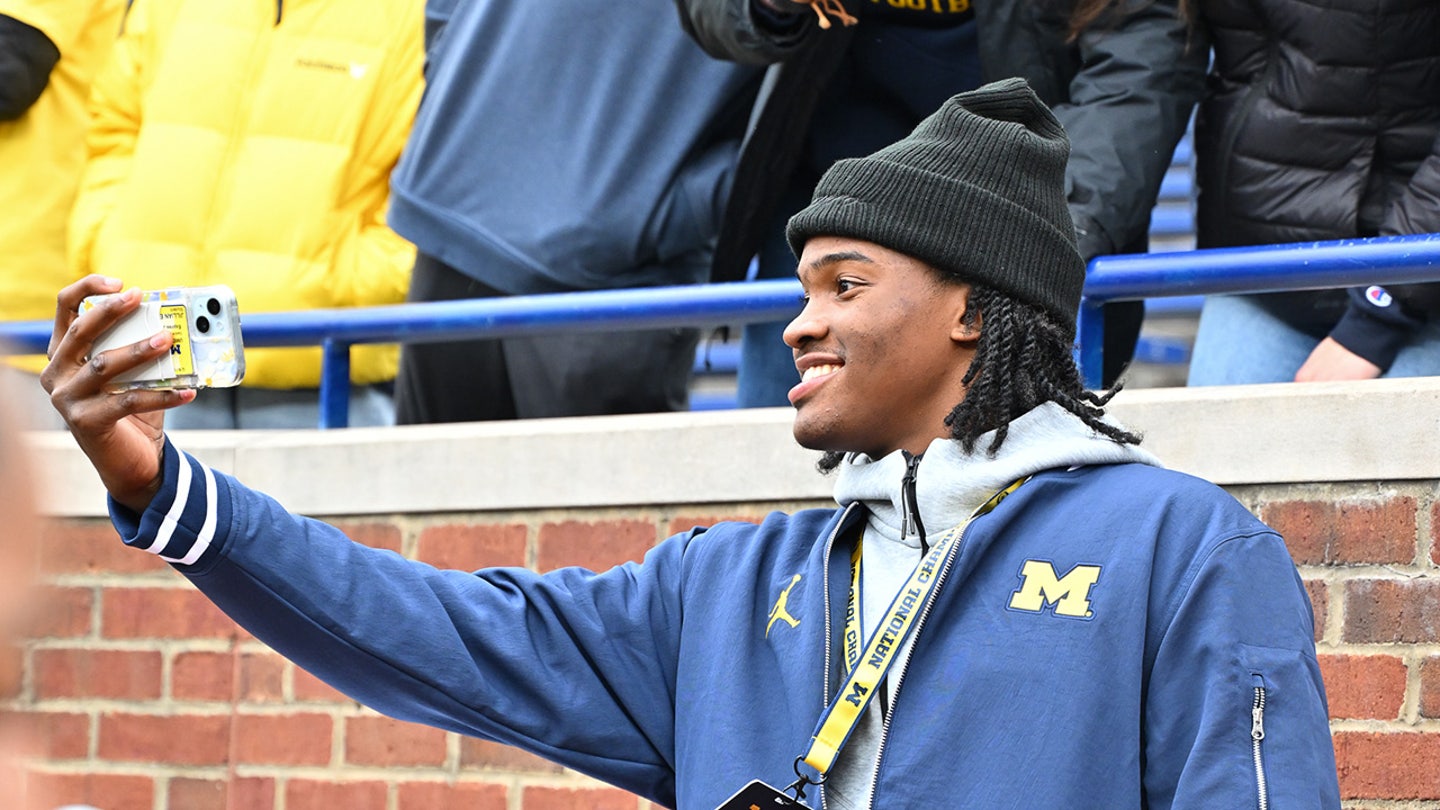 Five-Star Recruit Underwood Reunites with Accused Sign-Stealer at Michigan Tailgate