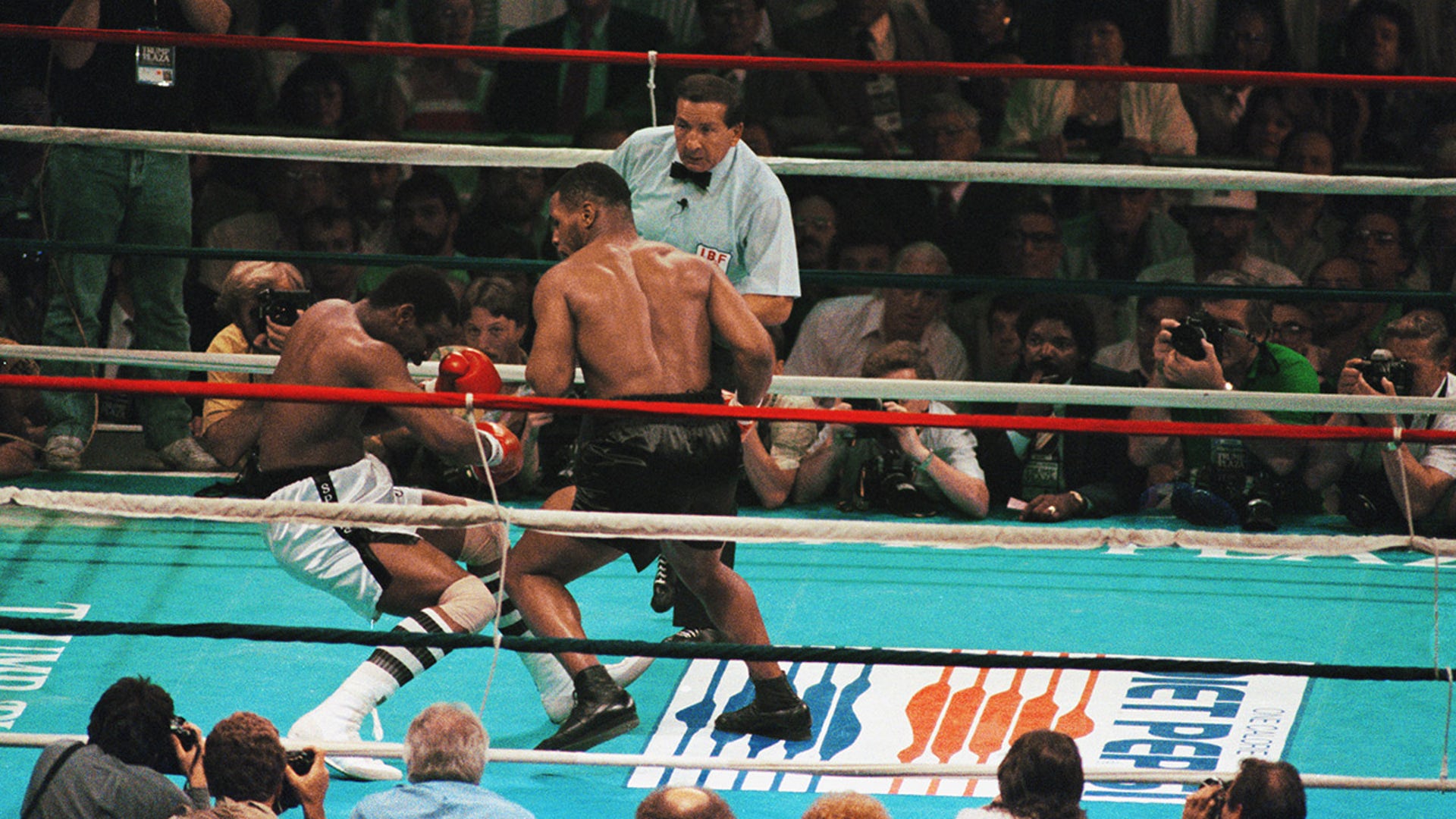 Mike Tyson knocks out