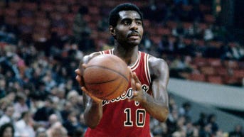 Former Bulls star Bob Love dead at 81 - Fox News