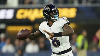 Lamar Jackson throws for 2 touchdowns, rushes for 1 as Ravens take down Chargers