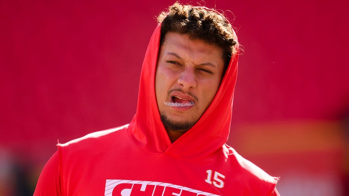 Break-ins at homes of Chiefs stars Mahomes, Kelce under investigation