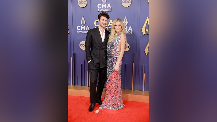Kelsea Ballerini walked the red carpet at the 2024 CMA Awards with boyfriend Chase Stokes