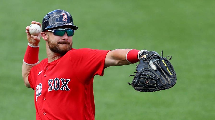 Ex-MLB star Jonathan Lucroy explains refusing to kneel for the national anthem