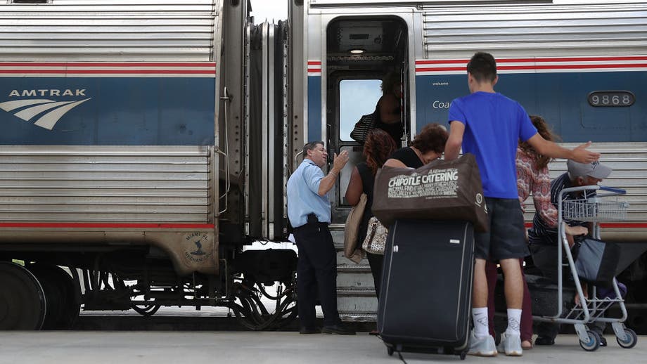 Amtrak apologizes after heat wave trapped passengers without AC or power for over an hour