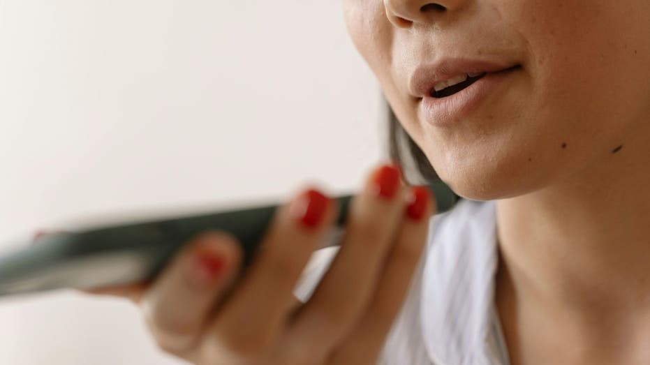 How to use iPhone’s mic mode for crystal-clear, noise-free calls