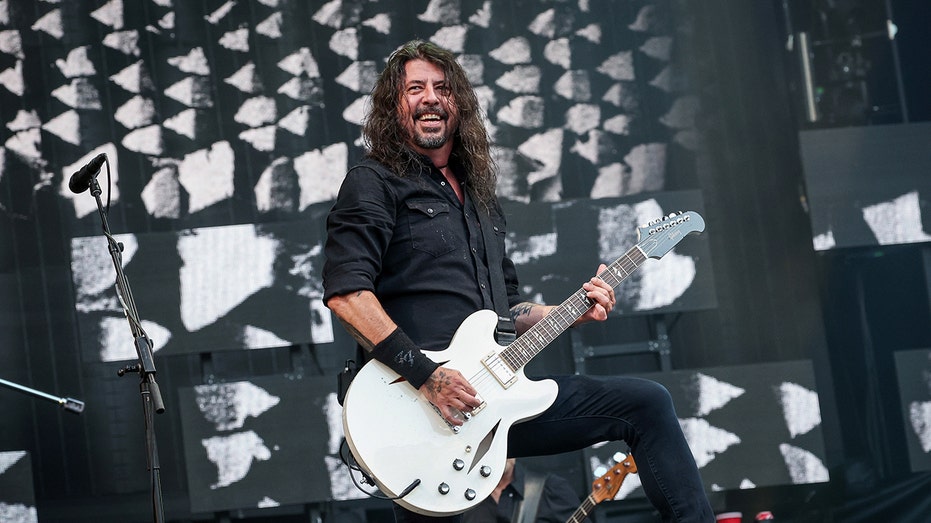 Dave Grohl says the key to keeping his voice healthy is beer and whiskey
