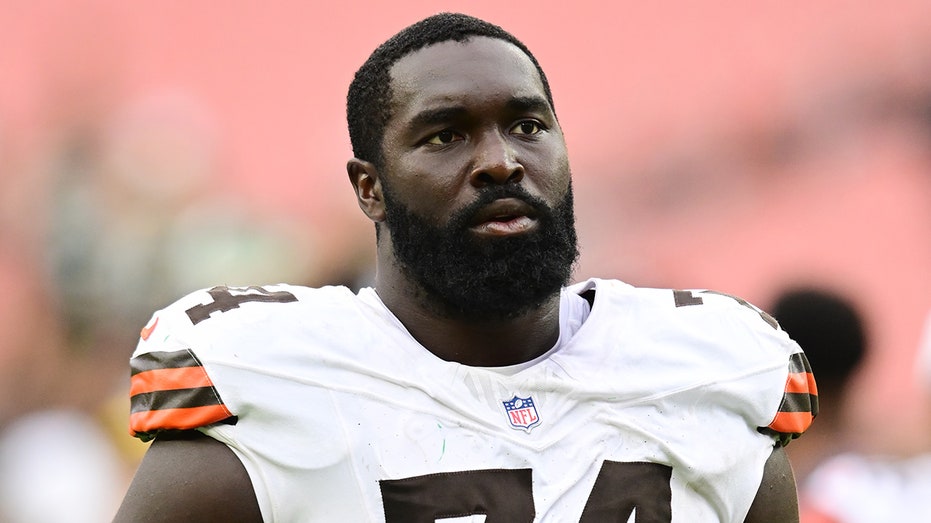 Browns lineman reveals tragic stillbirth of son: 'Worst moment of my life'