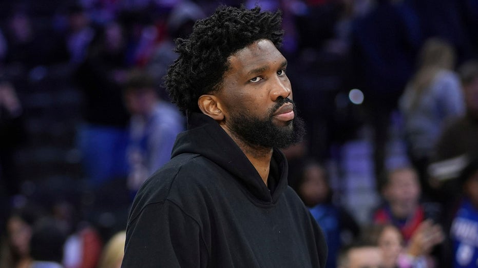 76ers' Joel Embiid confronts, shoves Philadelphia columnist following team's loss to Grizzlies