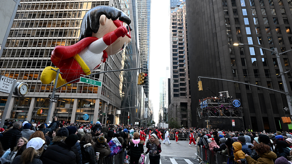 Macy's Thanksgiving Day Parade seen as attractive terrorist target: report