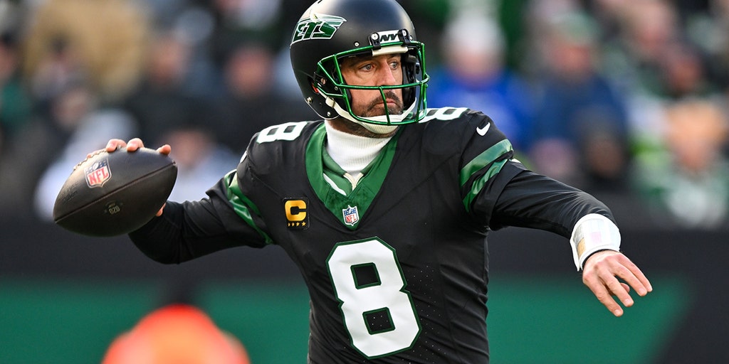 Super Bowl champ rips Jets' Aaron Rodgers for his 'smugness' amid season of lackluster play