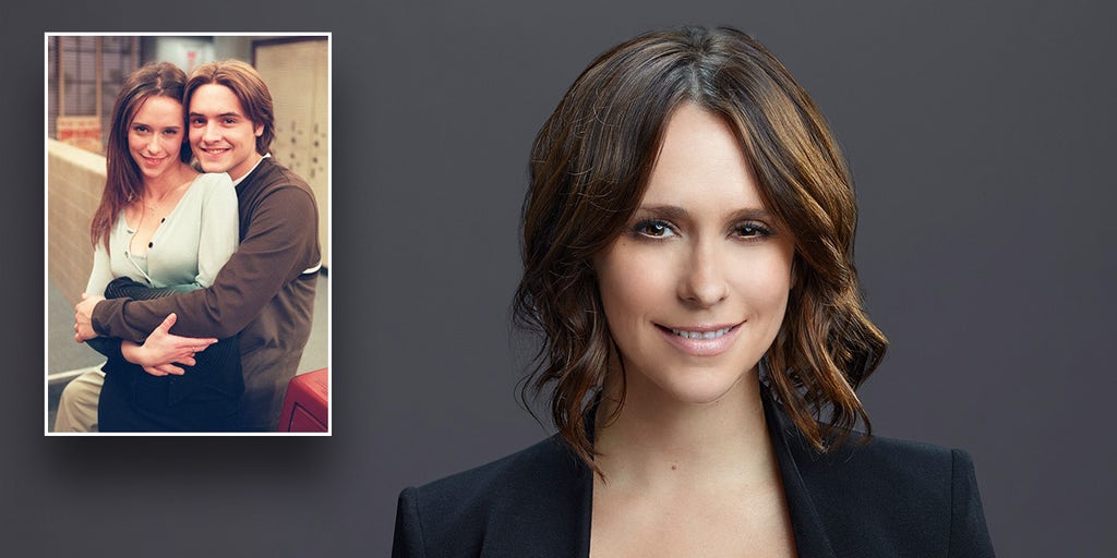 Jennifer Love Hewitt teme que a filha assista à cena de "beijo intenso" de 'Boy Meets